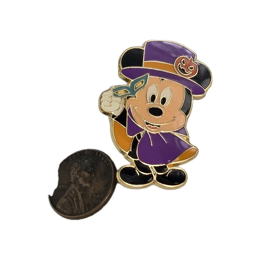 Disney‎ Resort Japan Mickey Mouse Halloween Mask Pin Badge Rare